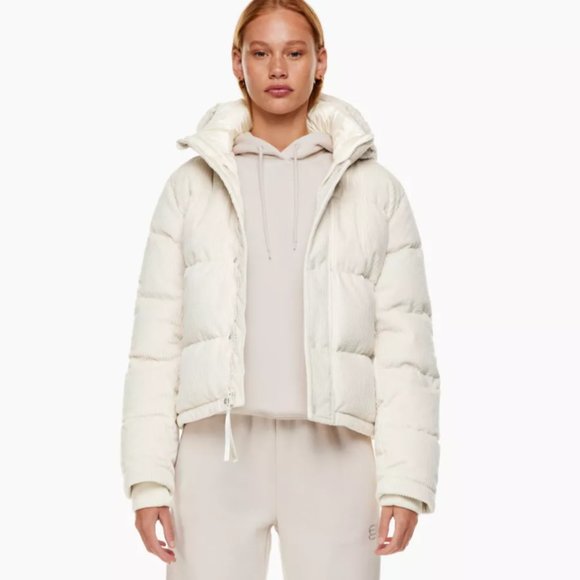 Aritzia Super Puff Shorty - Picture 4 of 4